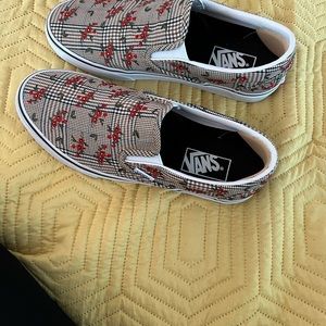 Vans slip on shoes. Only worn once so in very new condition. Women’s 8 1/2 size
